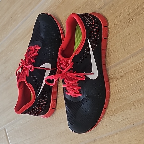 NIKE Free 4.0 V2 Running Shoes - Picture 4 of 9